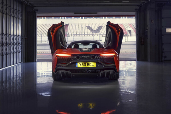 McLaren Artura Heck