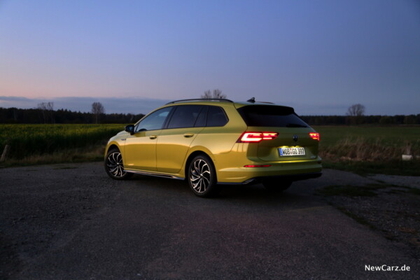 VW Golf 8 Variant Sunset