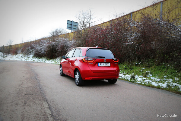 Honda Jazz Hybrid schräg hinten links