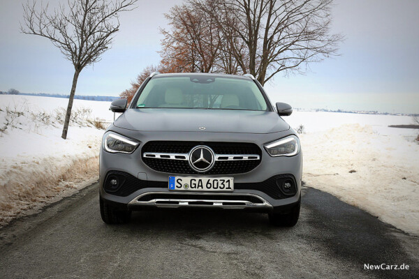 Mercedes-Benz GLA 220d 4Matic Front