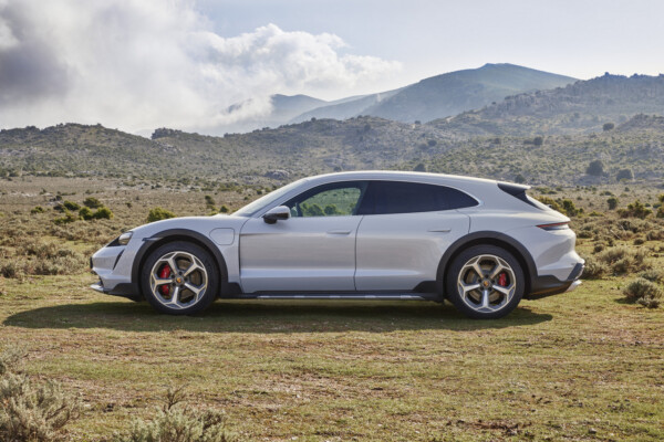 Porsche Taycan Cross Turismo Seite