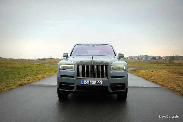 Rolls-Royce Cullinan Black Badge Front