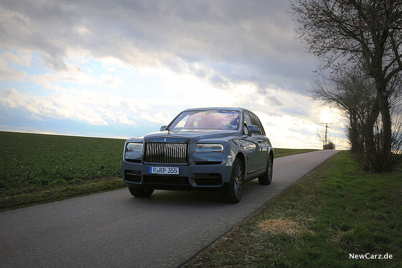 Rolls-Royce Cullinan Black Badge  Test –  Samtschwarze Seele