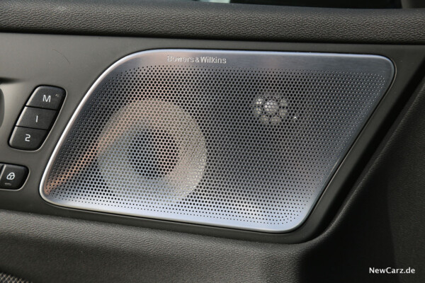 B&W Speaker