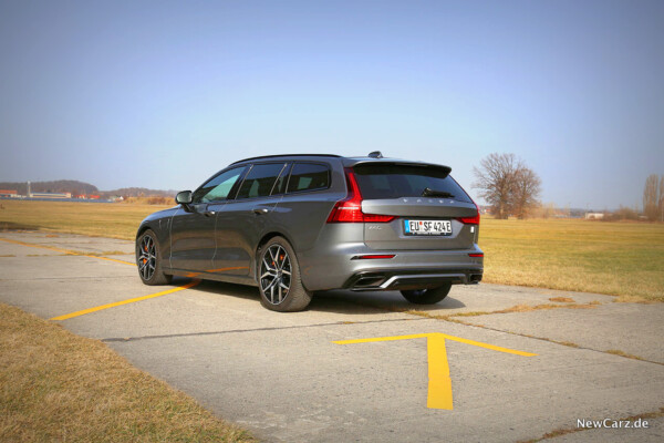 Volvo V60 Polestar Engineered schräg hinten links