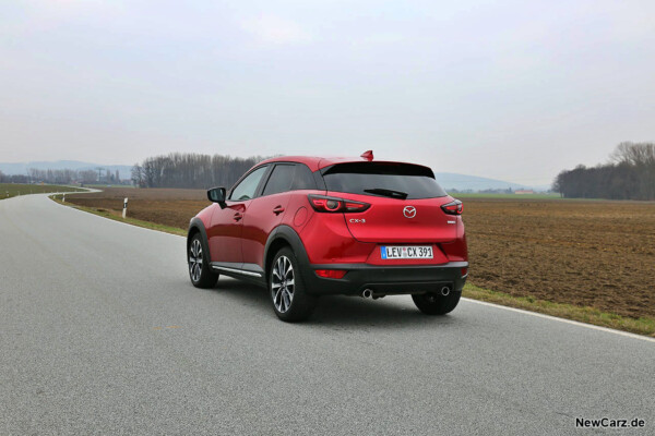 Mazda CX-3 schräg hinten links