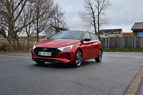 Hyundai i20 schräg vorne links