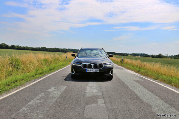 BMW 540d Touring on road