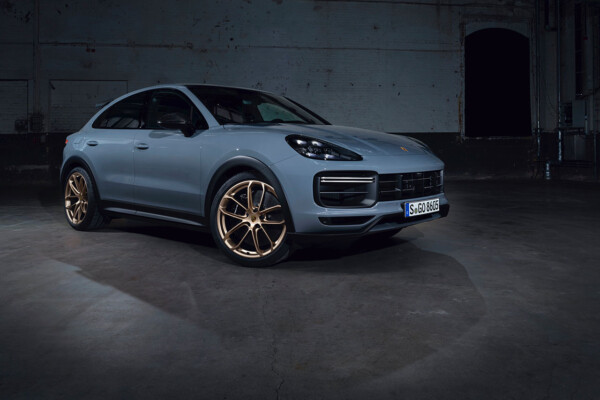 Porsche Cayenne Turbo GT schräg vorn rechts