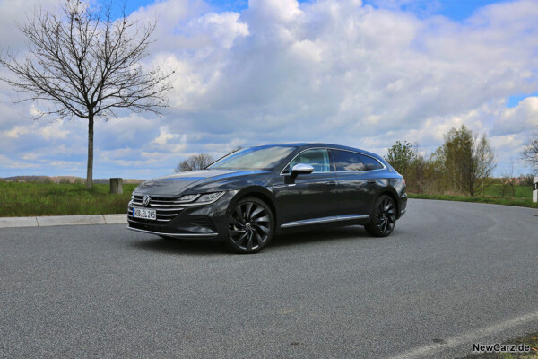 VW Arteon Shooting Brake schräg vorn links