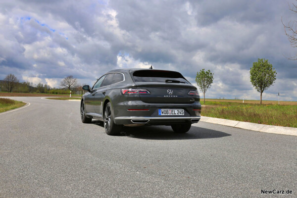 VW Arteon Shooting Brake schräg hinten links