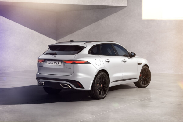 Jaguar F-Pace Black Pack Heck