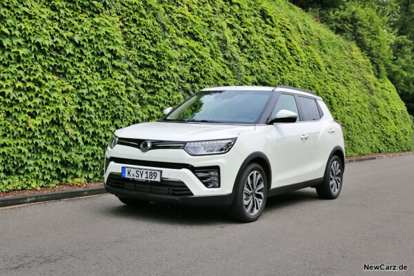 SsangYong Tivoli schräg vorne links