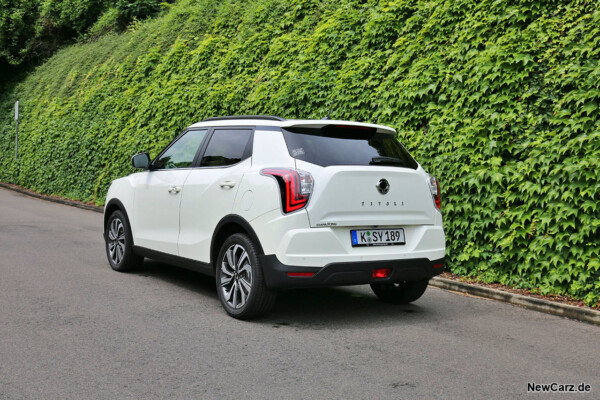 SsangYong Tivoli schräg hinten links