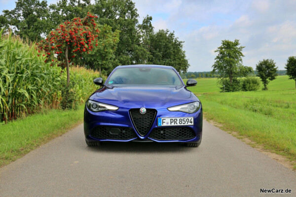 Alfa Romeo Giulia Front