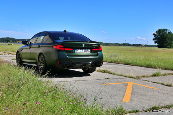 BMW M5 CS schräg hinten links