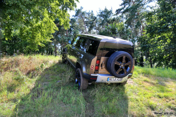 Land Rover Defender 110 Offroad