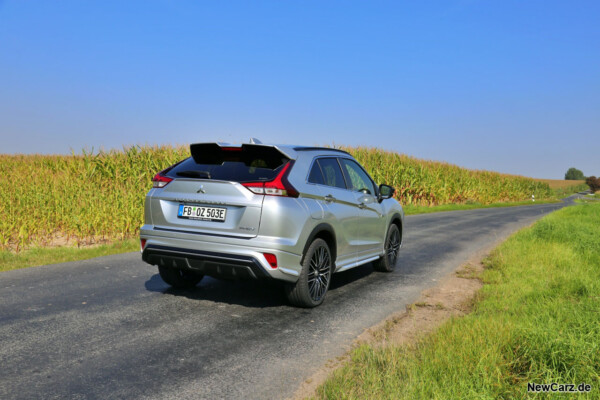 Mitsubishi Eclipse Cross PHEV schräg hinten rechts