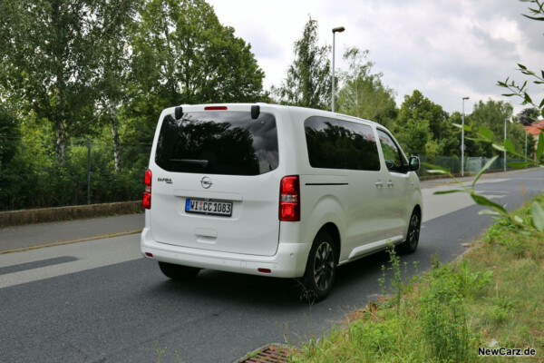 Opel Zafira Life schräg hinten rechts