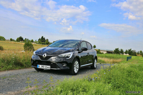 Renault Clio Hybrid schräg vorne links