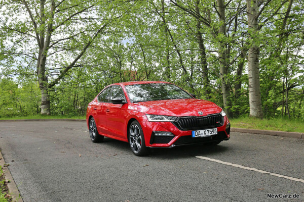 Skoda Octavia RS TSI schräg vorn rechts