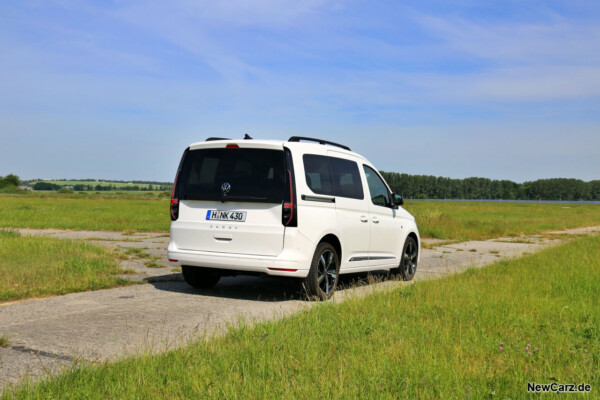 VW Caddy 5 schräg hinten rechts