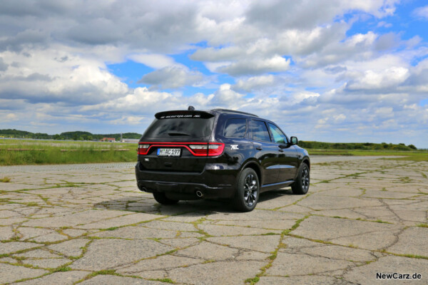 Dodge Durango schräg hinten rechts