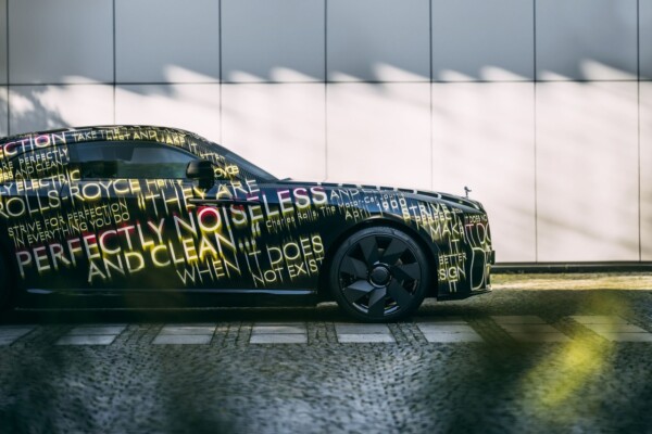 Rolls-Royce Spectre Erlkönig