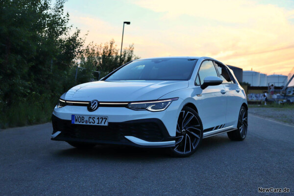 VW Golf GTI Clubsport schräg vorn links