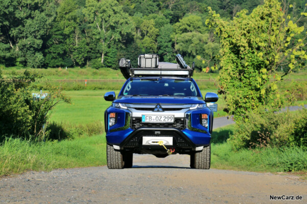 Mitsubishi L200 Explorer Front