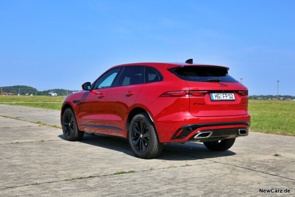 Jaguar F-Pace schräg hinten links