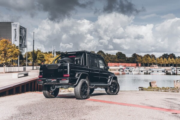 BRABUS 800 Adventure XLP SUPERBLACK schräg hinten rechts