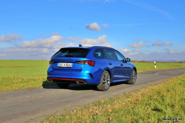 Skoda Octavia Combi RS TDI 4x4 schräg hinten rechts