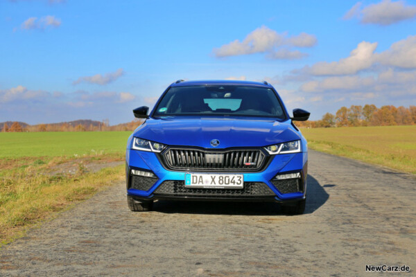 Skoda Octavia Combi RS TDI 4x4 Front