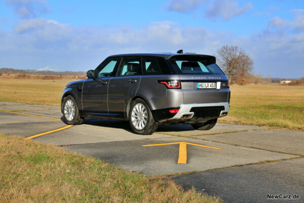 Range Rover Sport D250 schräg hinten links