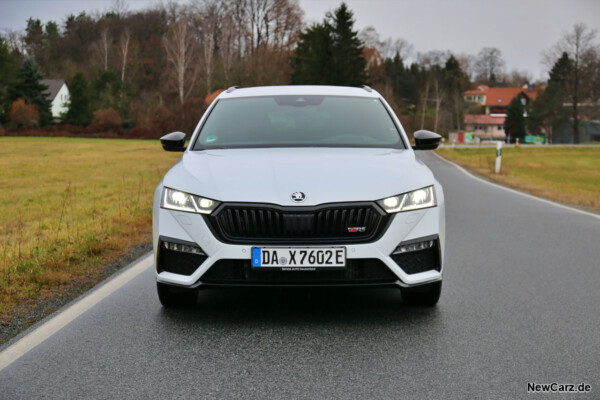 Skoda Octavia Combi RS iV Front