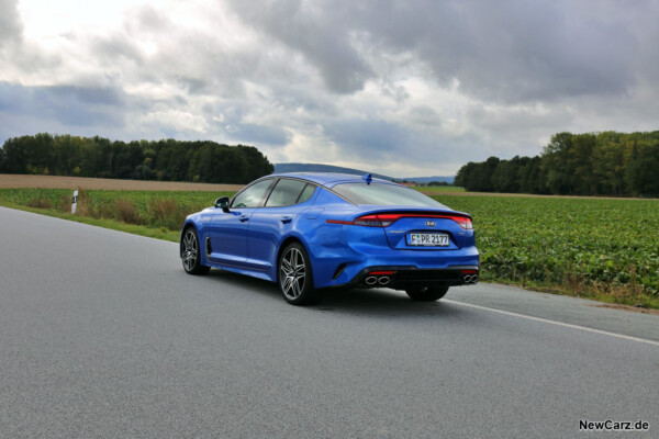 Kia Stinger Facelift schräg hinten links