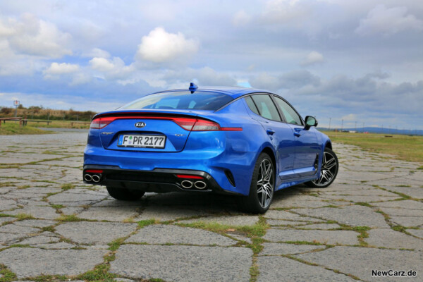 Kia Stinger Facelift schräg hinten rechts