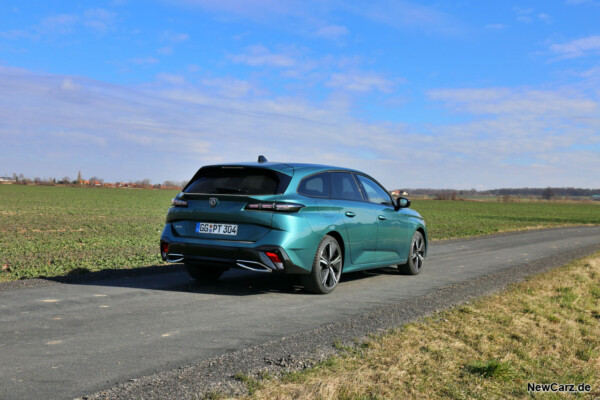 Peugeot 308 SW schräg hinten rechts