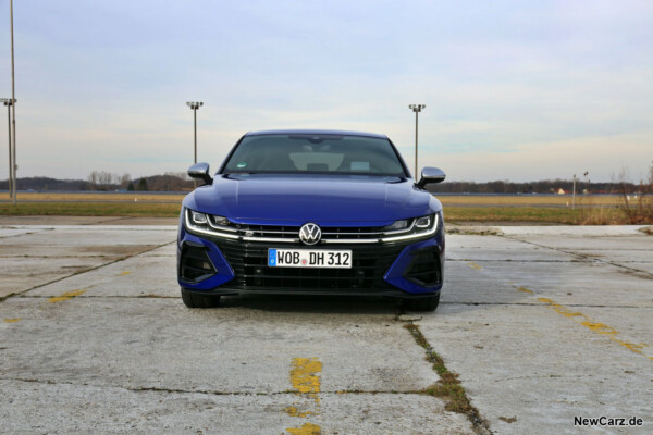 VW Arteon R Front