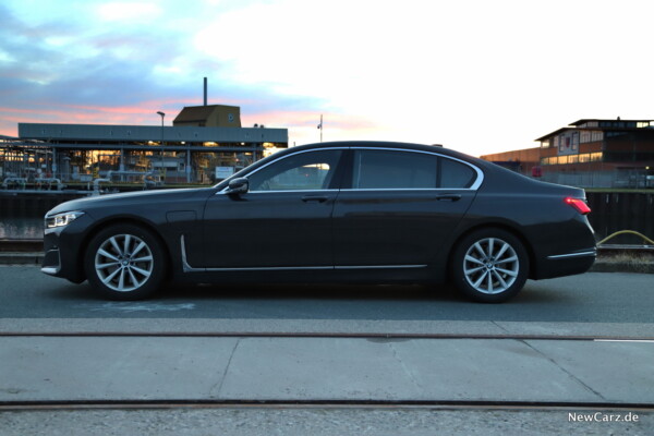 BMW 745Le xDrive Seite