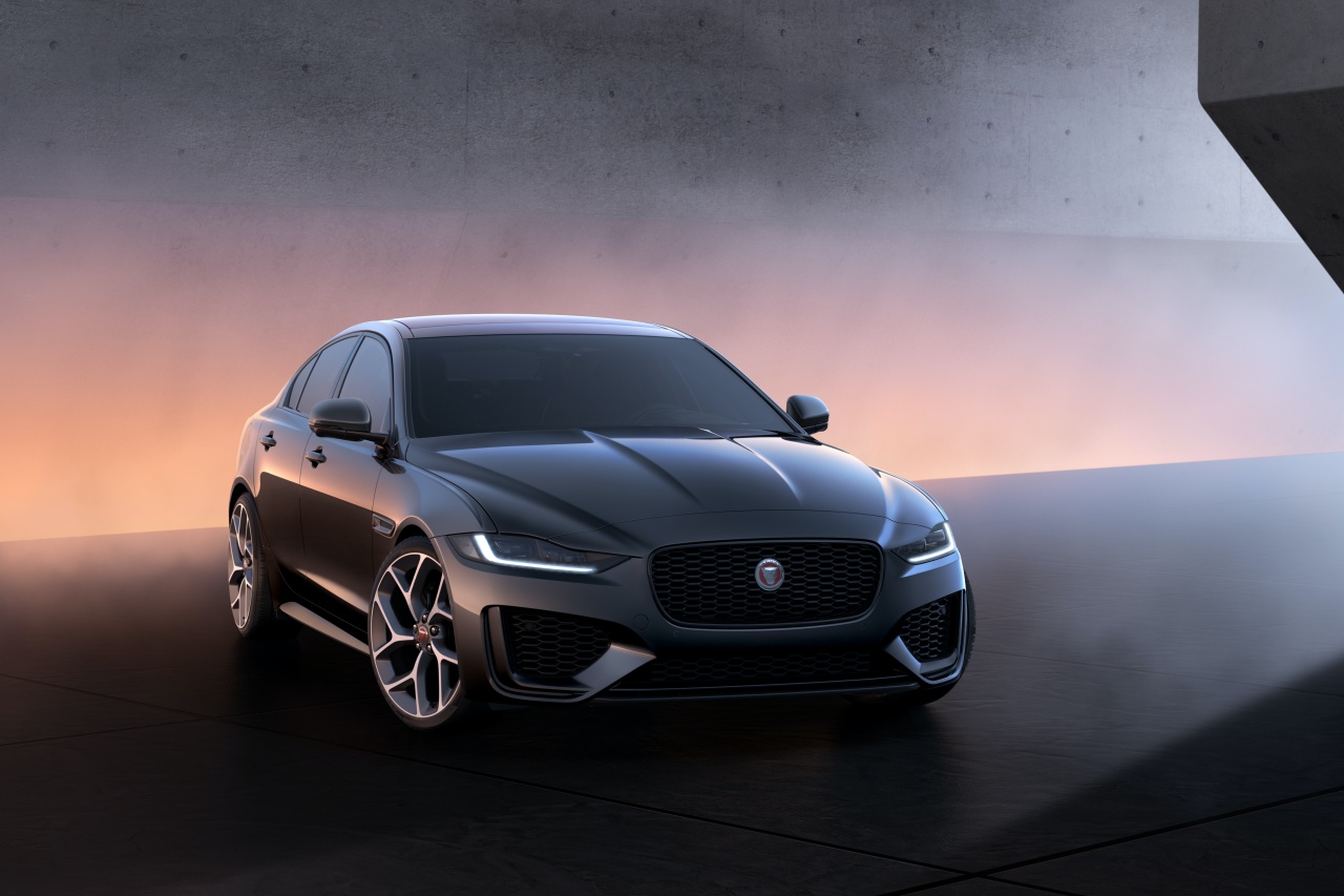 Jaguar XE und XF