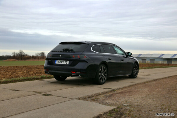 Peugeot 508 SW Diesel schräg hinten rechts