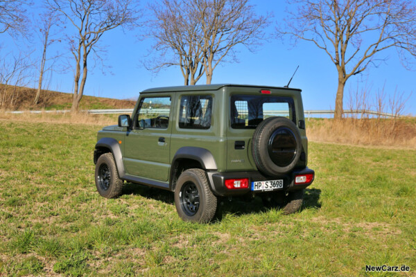 Suzuki Jimny Nutzfahrzeug schräg hinten links 