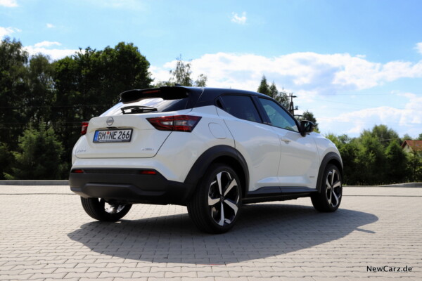 Nissan Juke Hybrid weiß