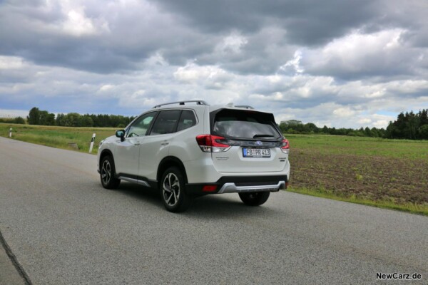 Subaru Forester Facelift schräg hinten links