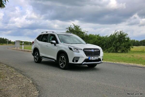 Subaru Forester Facelift schräg vorn rechts