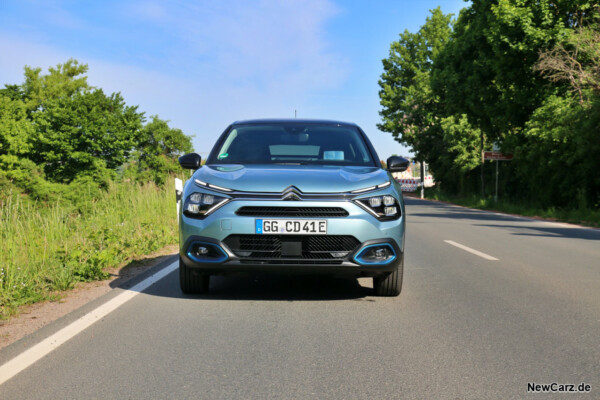 Citroen e-C4 Front