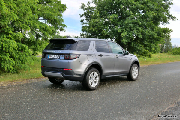Land Rover Discovery Sport schräg hinten rechts