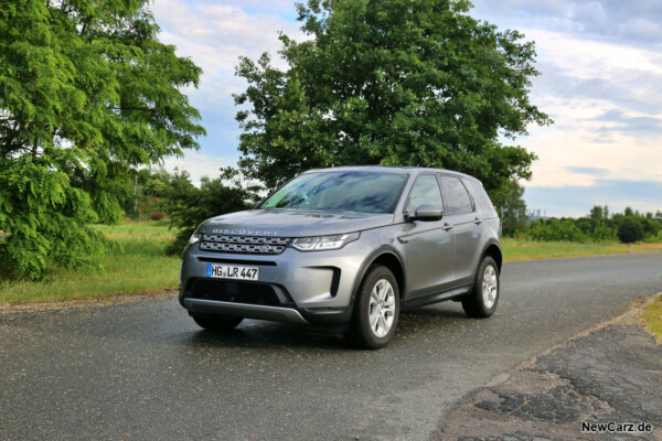 Land Rover Discovery Sport D165 schräg vorn links